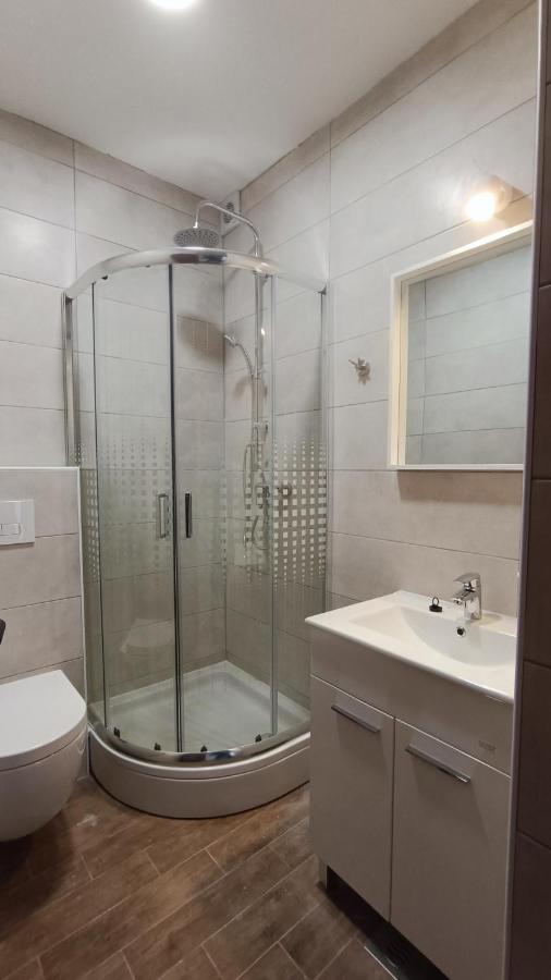 Apartments Branka- 4 Apartments In House- 1 Apartment Has Jacuzzi 비르 외부 사진
